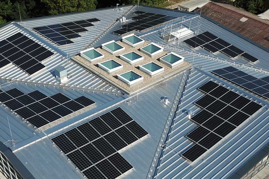 Kalzip roof with PV 2